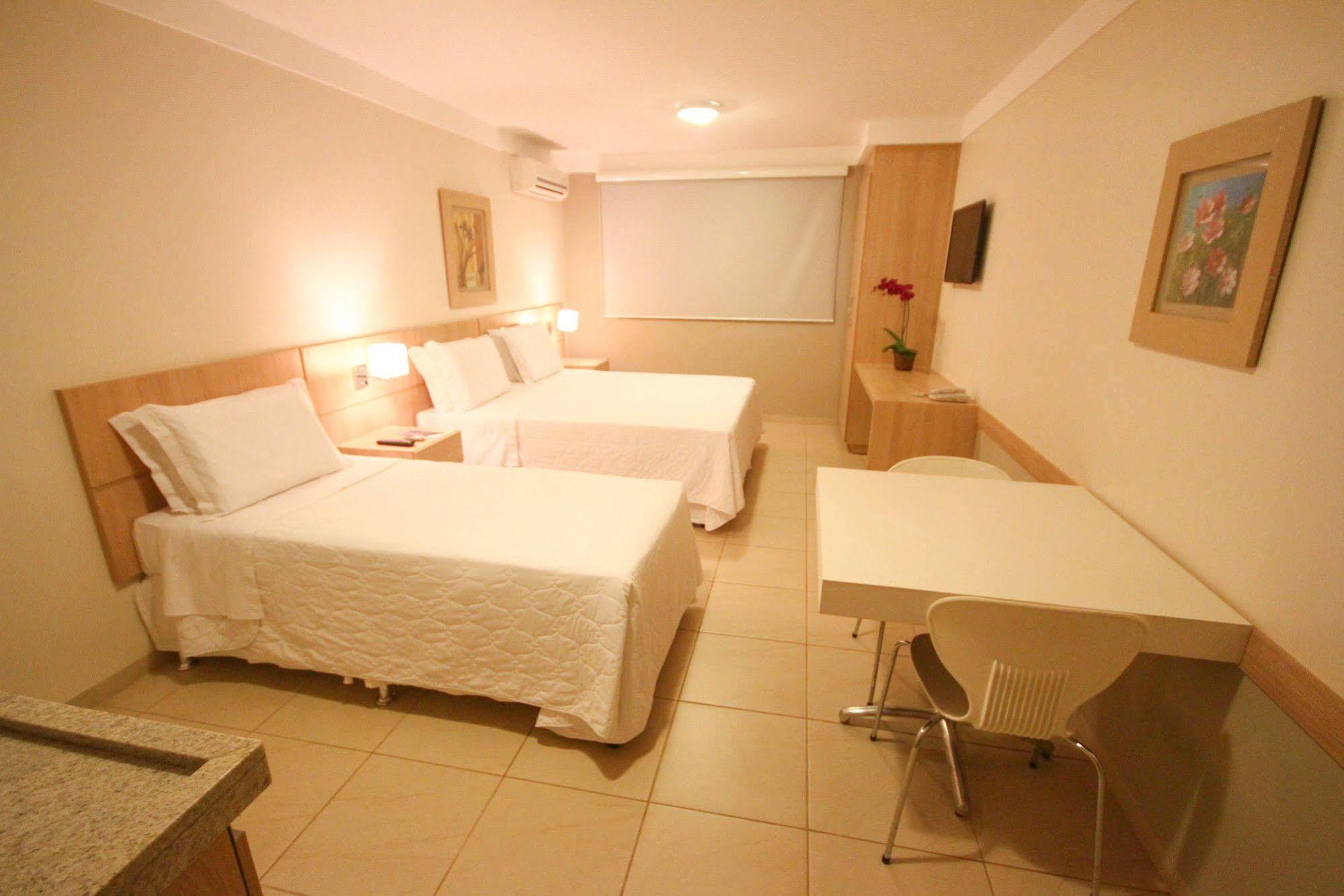 Gales Park Hotel Dourados Exteriér fotografie